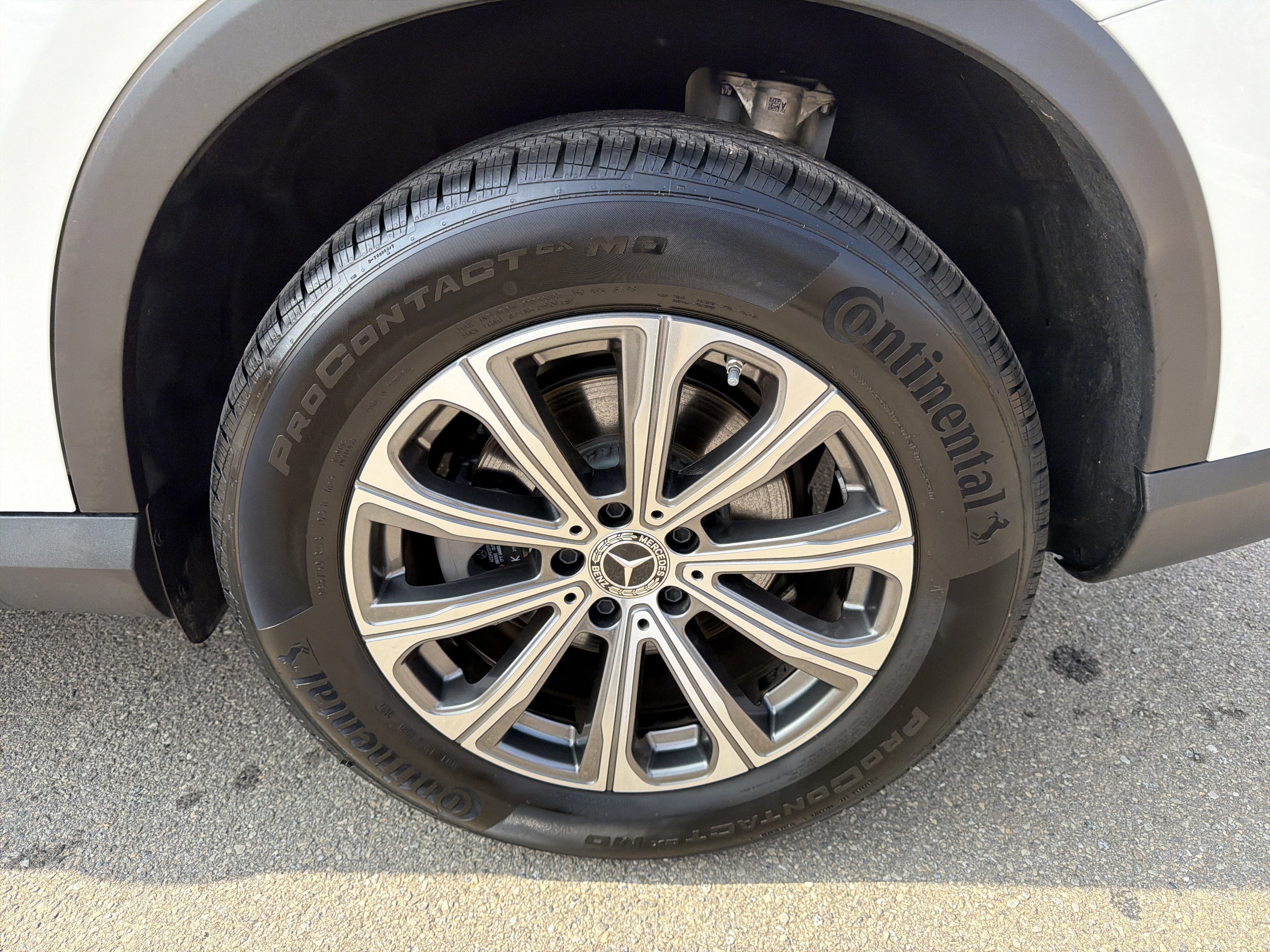 Used 2025 Mercedes-Benz GLC 300 4MATIC image 20