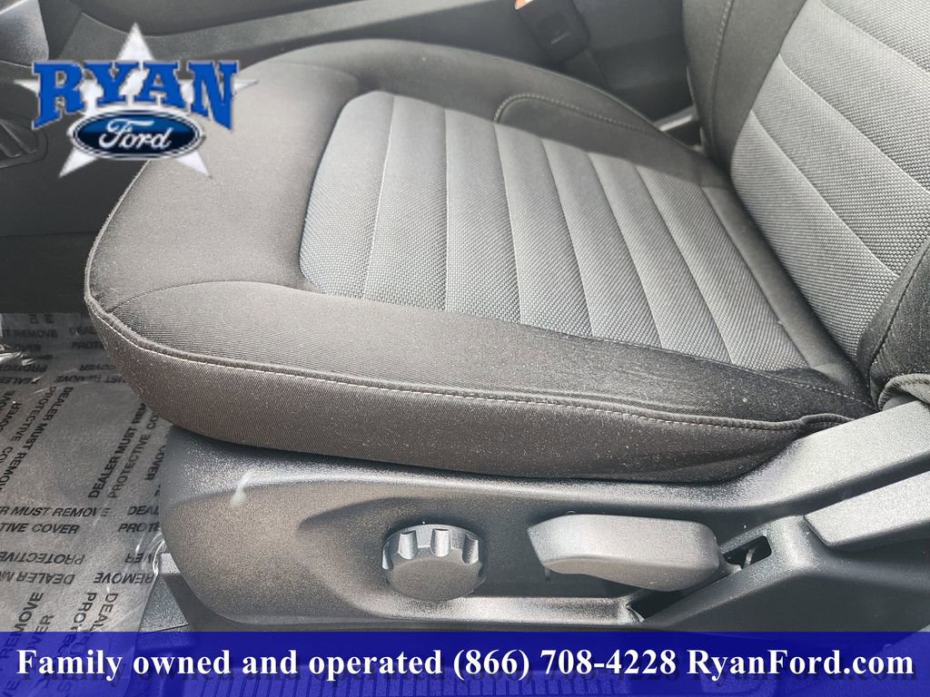 Certified 2024 Ford Edge SE image 18