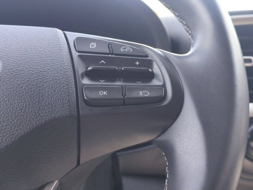 Used 2026 Hyundai Venue SEL FWD image 21