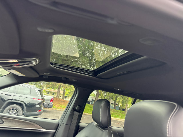 New 2027 Jeep Grand Cherokee 4WD image 4