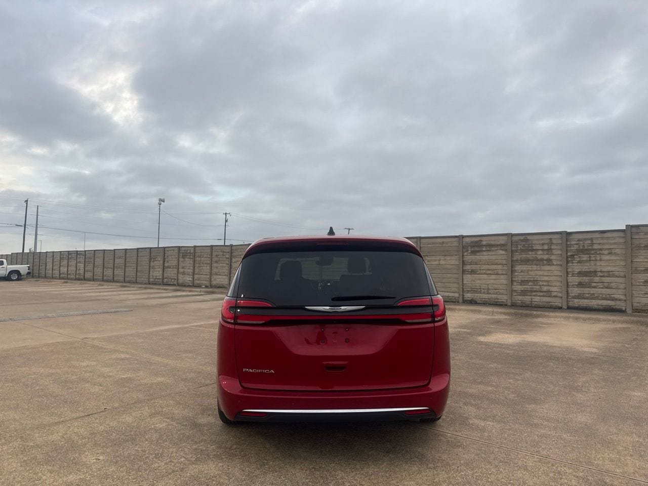 Used 2025 Chrysler Pacifica Select FWD image 18