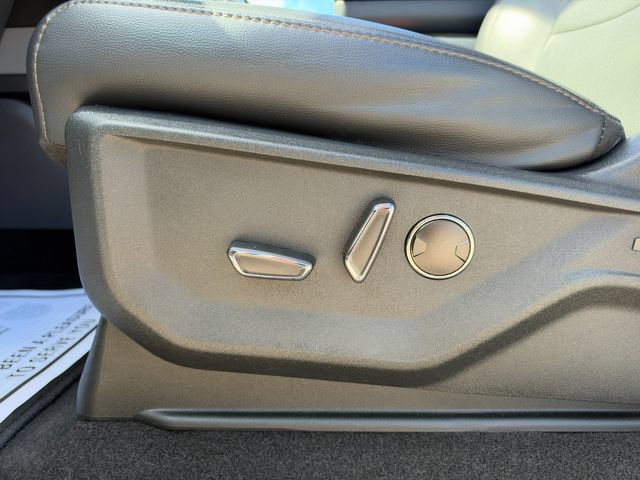 Used 2024 Ford F150 Lightning Lariat AWD/4WD image 28