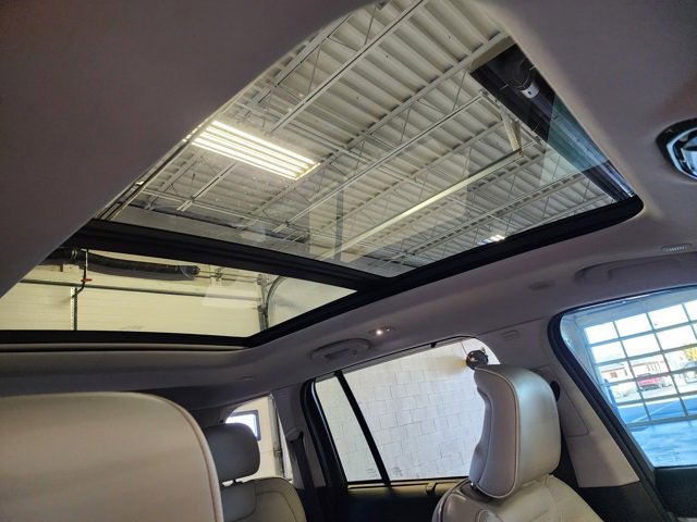 Used 2022 Jeep Grand Cherokee Overland w/ Luxury Tech Group IV image 22