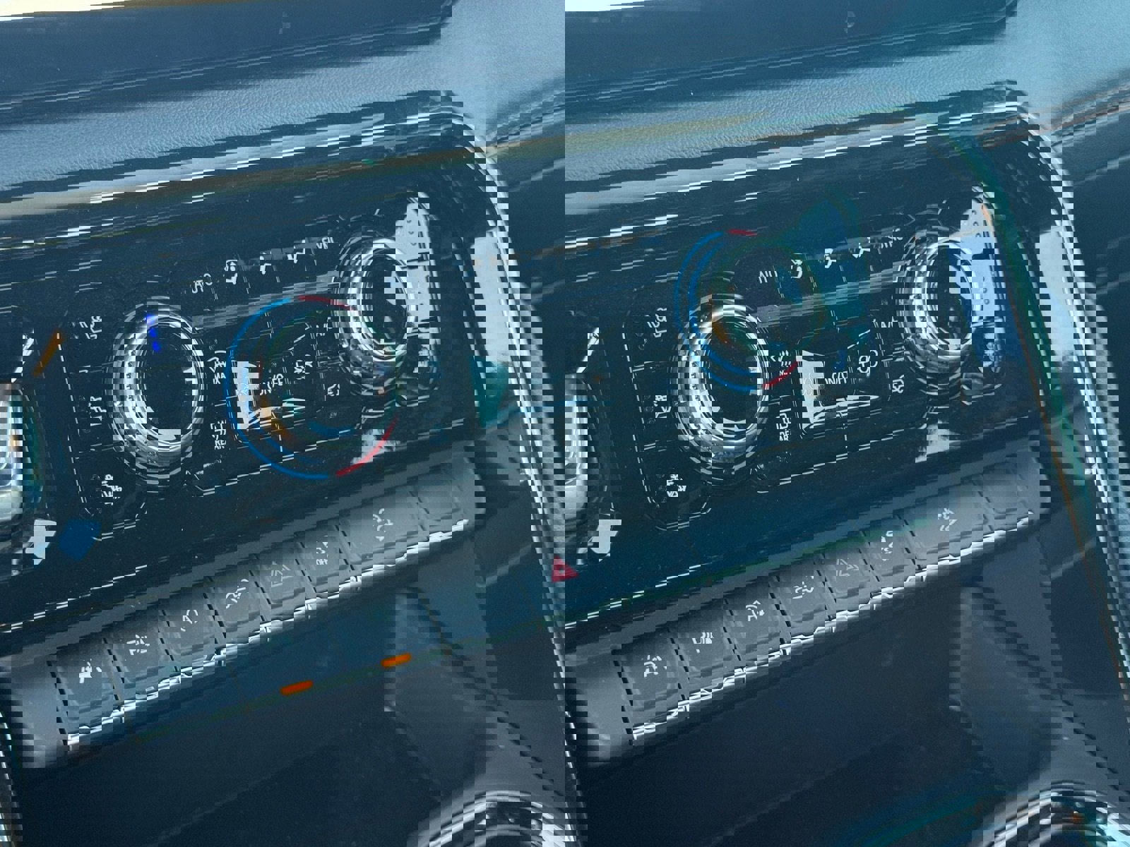 New 2025 GMC Sierra 1500 AT4 w/ AT4 Premium Package image 22