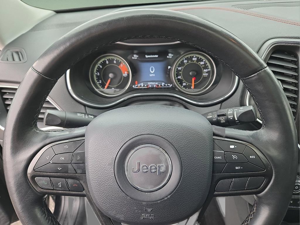 Used 2019 Jeep Cherokee Trailhawk AWD/4WD image 21