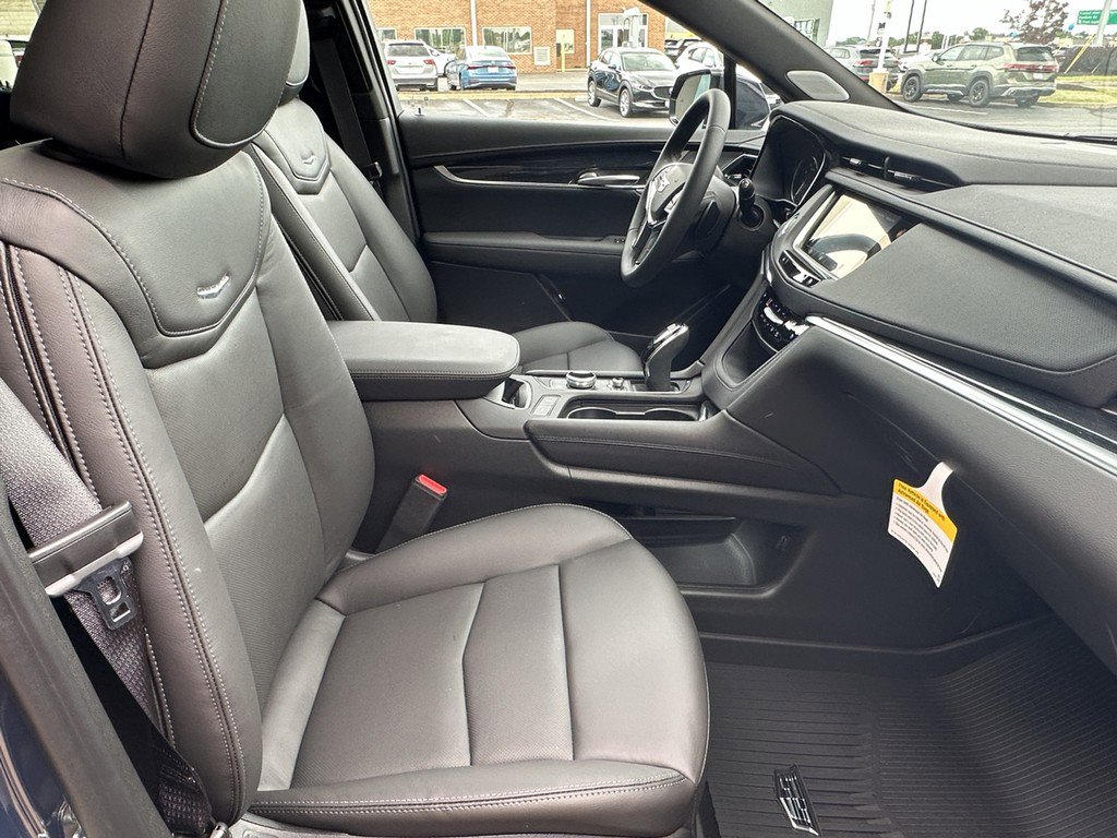 Used 2025 Cadillac XT5 Premium Luxury w/ LPO, Floor Liner Package FWD image 14