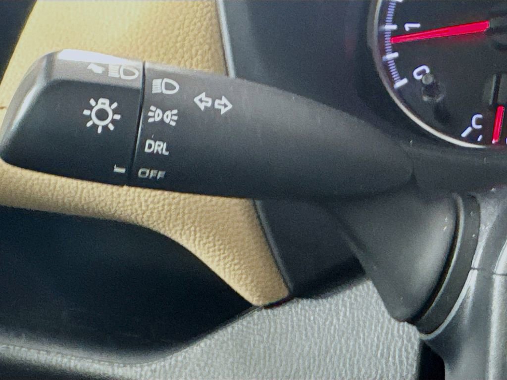 Used 2022 Toyota RAV4 LE image 12