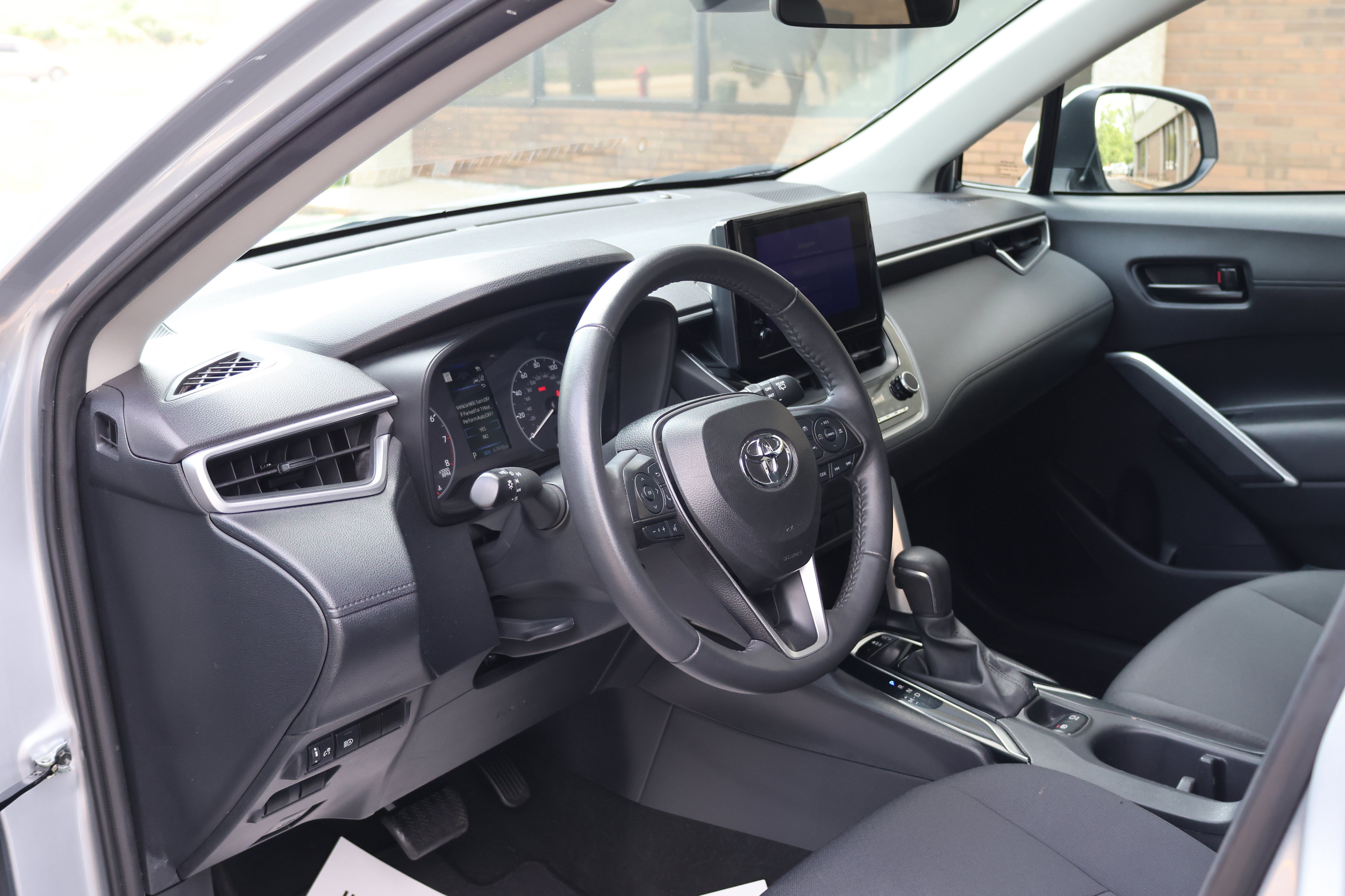 Used 2024 Toyota Corolla Cross LE AWD/4WD image 27