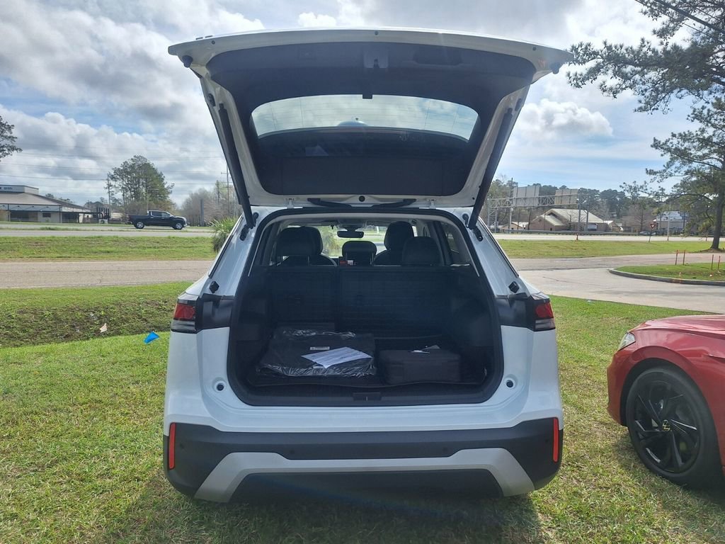 New 2026 Volkswagen Tiguan SE image 26