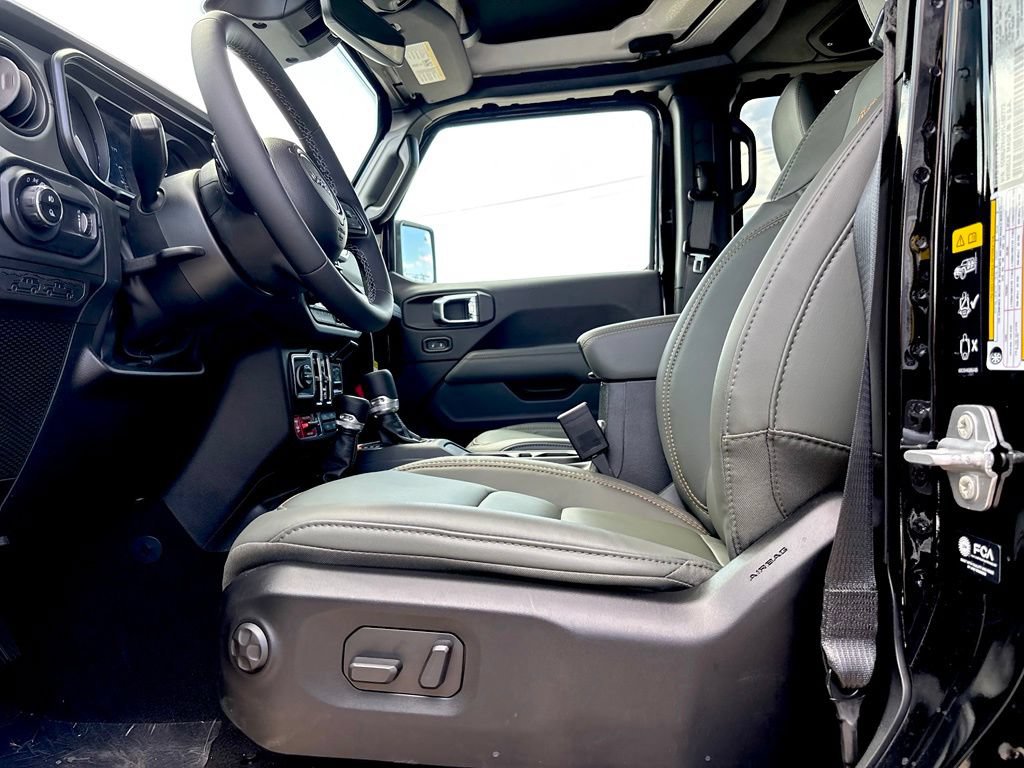 New 2026 Jeep Gladiator Mojave AWD/4WD image 11