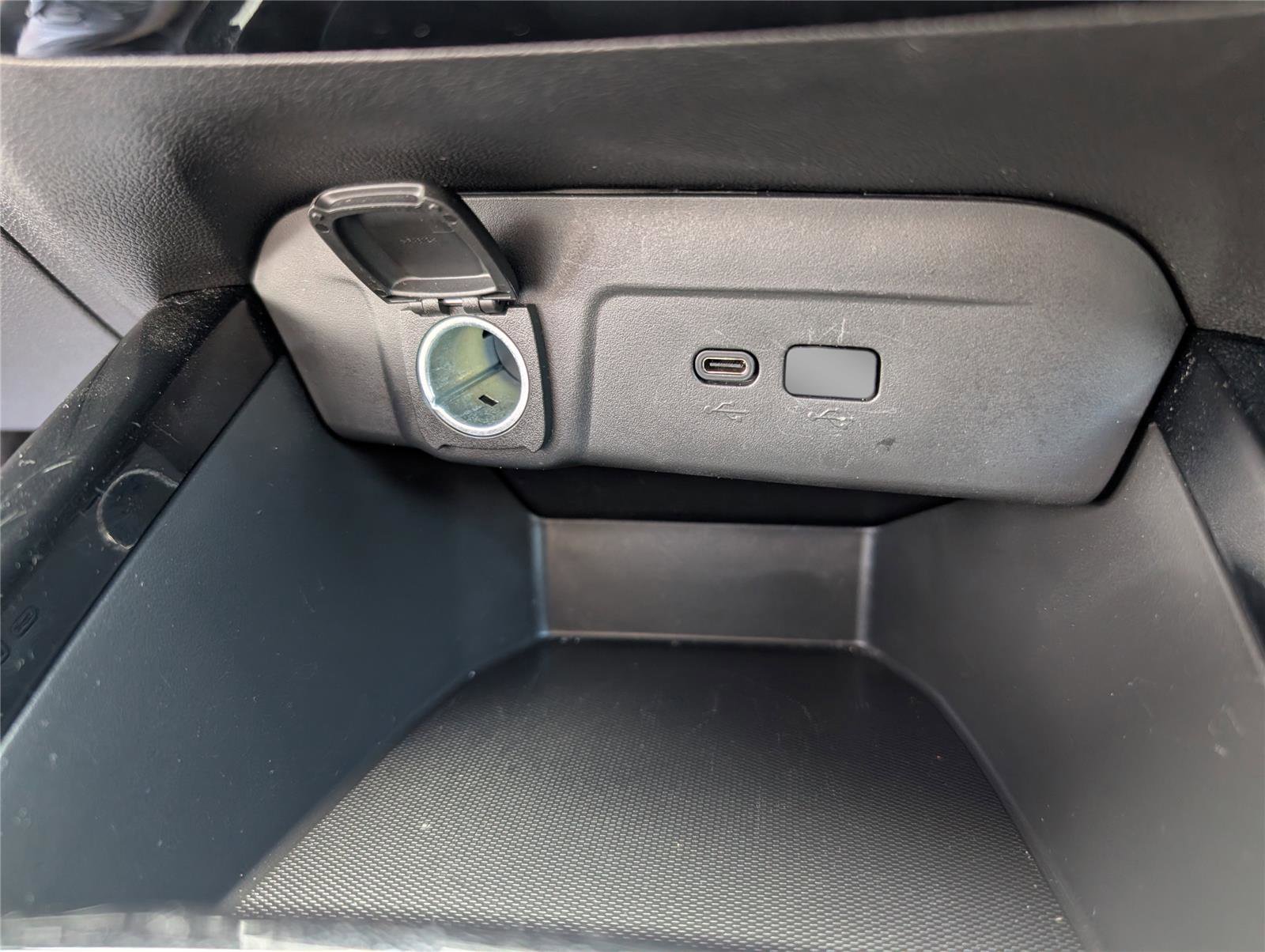 Used 2025 Chevrolet Trax LT image 17