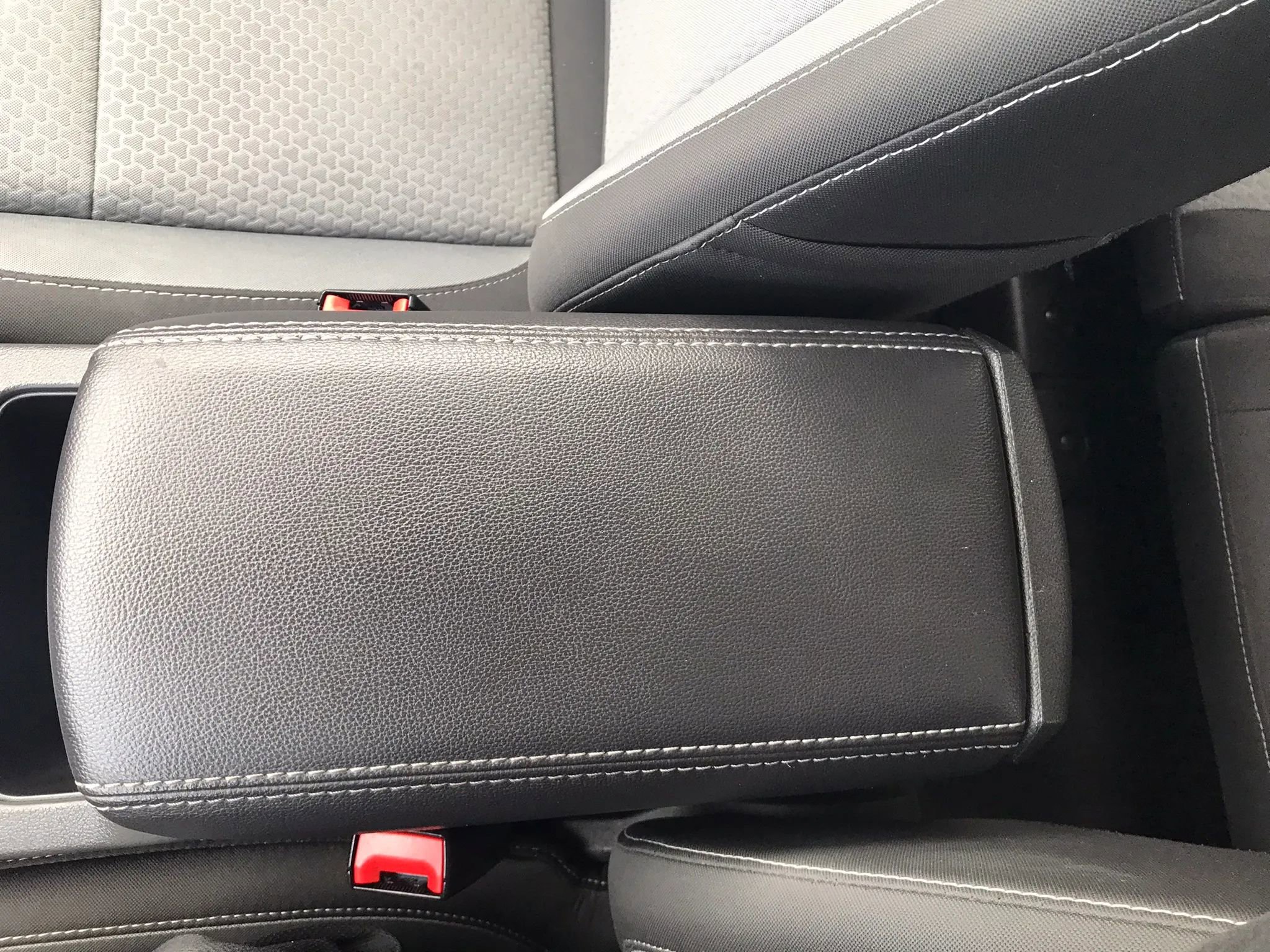 Used 2017 Ford Escape SE AWD/4WD image 30