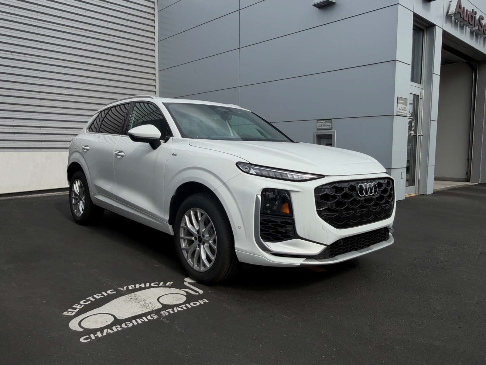 New 2026 Audi Q3 quattro 2.0T AWD/4WD image 7