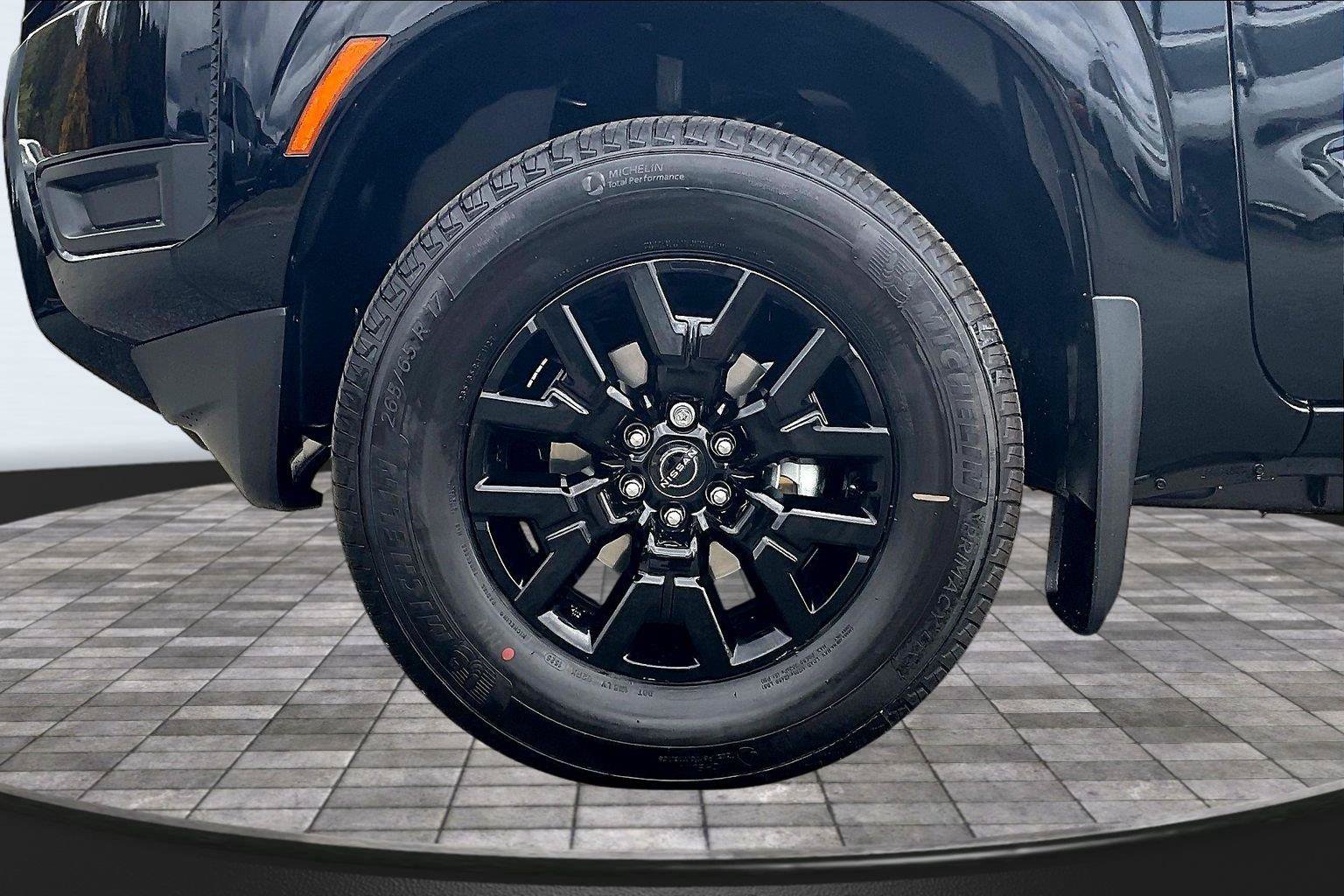 New 2026 Nissan Frontier SV w/ Tow Package AWD/4WD image 10