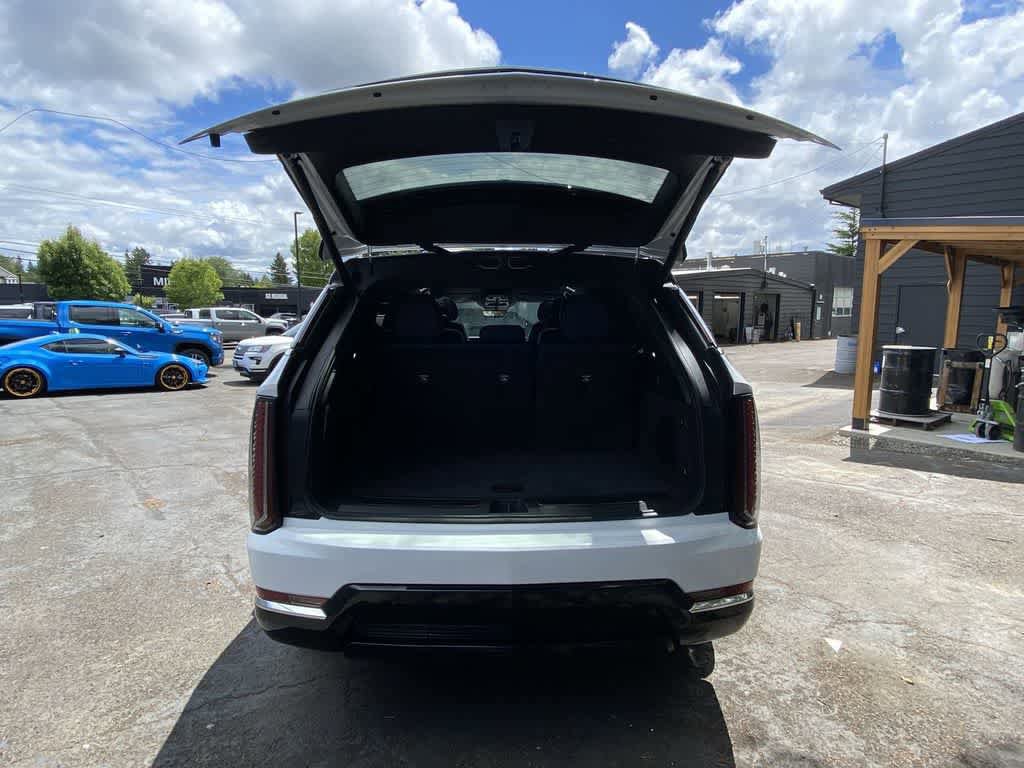 Certified 2025 Cadillac Escalade IQ Luxury 2 AWD/4WD image 28