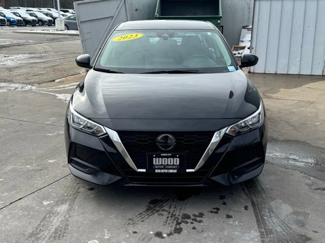 Used 2023 Nissan Sentra SV image 2