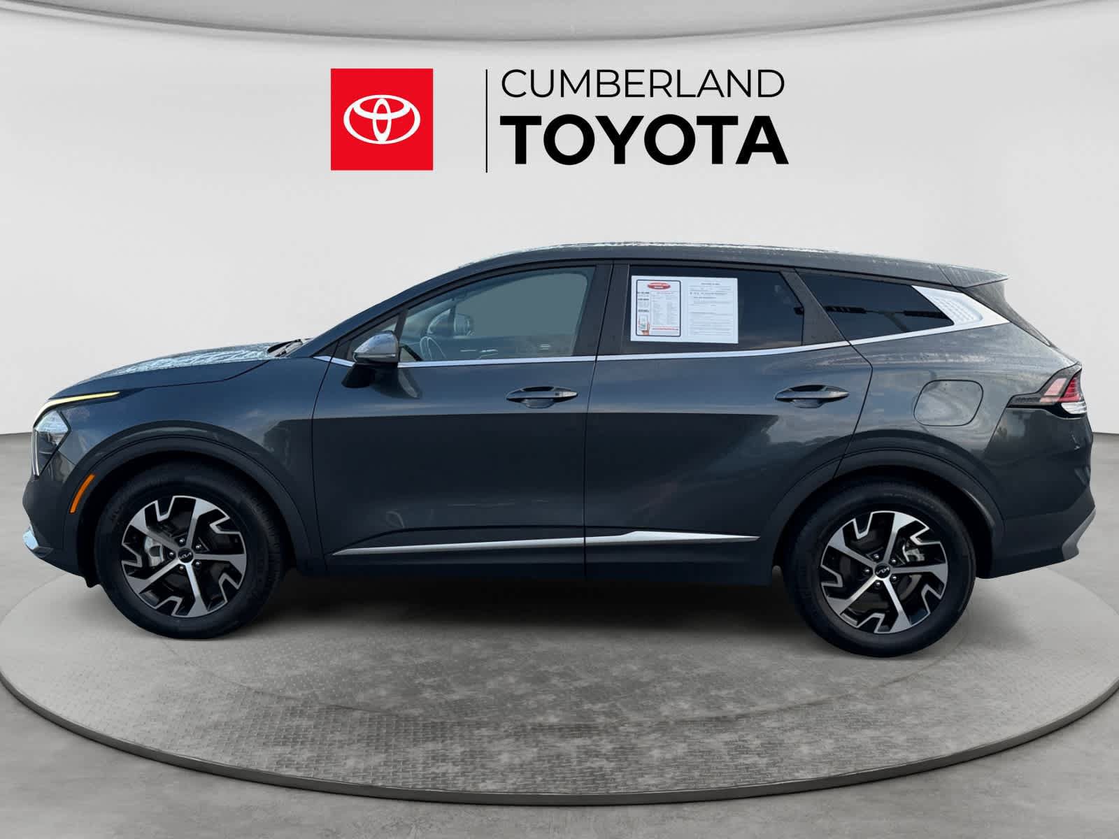 Used 2023 Kia Sportage EX FWD image 2