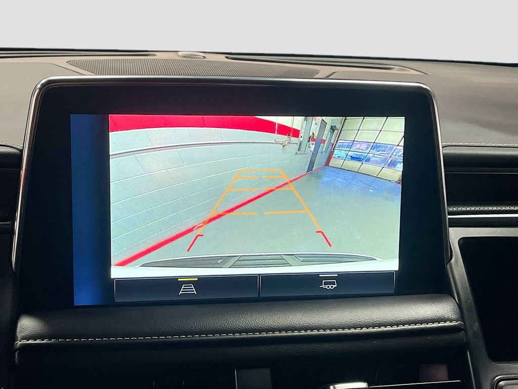 Used 2023 Chevrolet Tahoe Premier AWD/4WD image 14