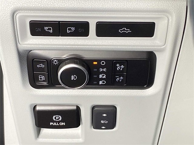 Used 2023 Ford F150 Limited image 15