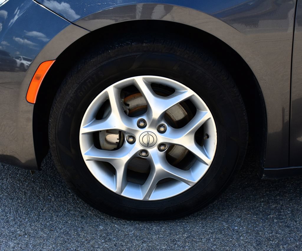Used 2020 Chrysler Pacifica Limited FWD image 6