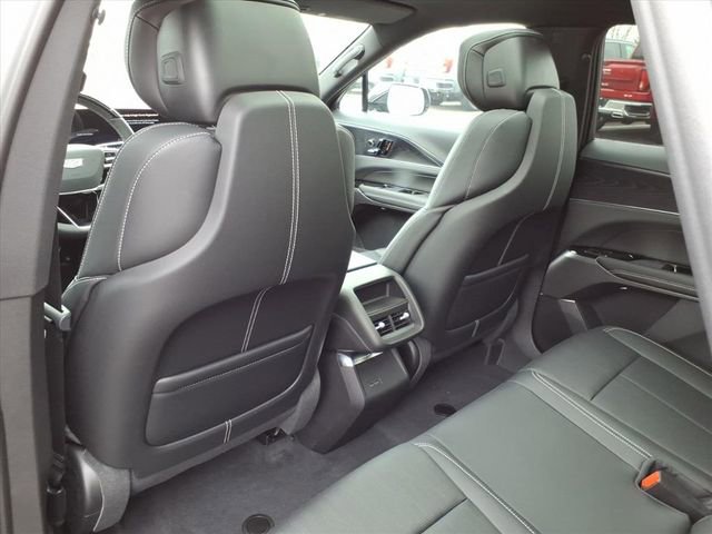 New 2026 Cadillac Lyriq Luxury AWD/4WD image 14