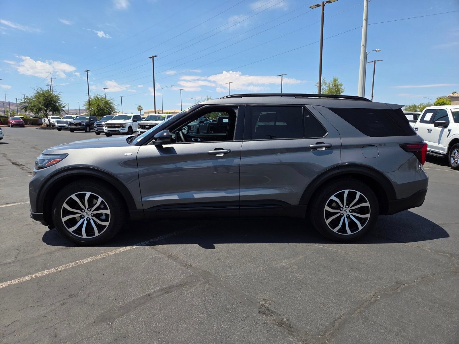Certified 2025 Ford Explorer ST-Line RWD image 3