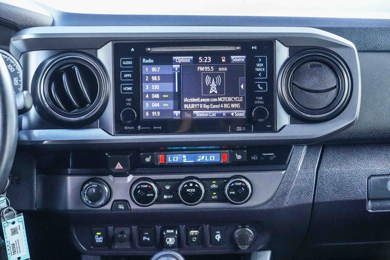 Used 2018 Toyota Tacoma TRD Off-Road w/ TRD Premium Off Road Package AWD/4WD image 16