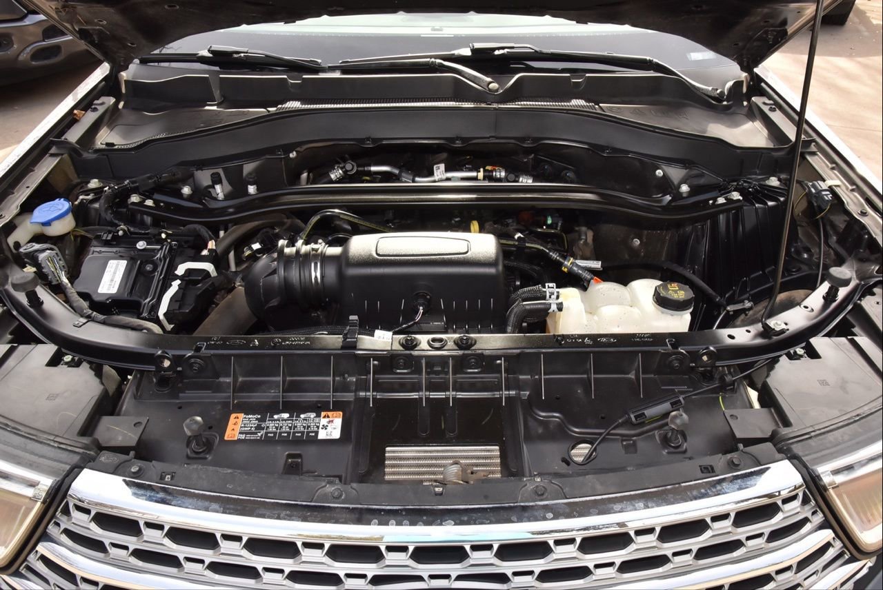 Used 2023 Ford Explorer Limited w/ Limited Technology Package image 34