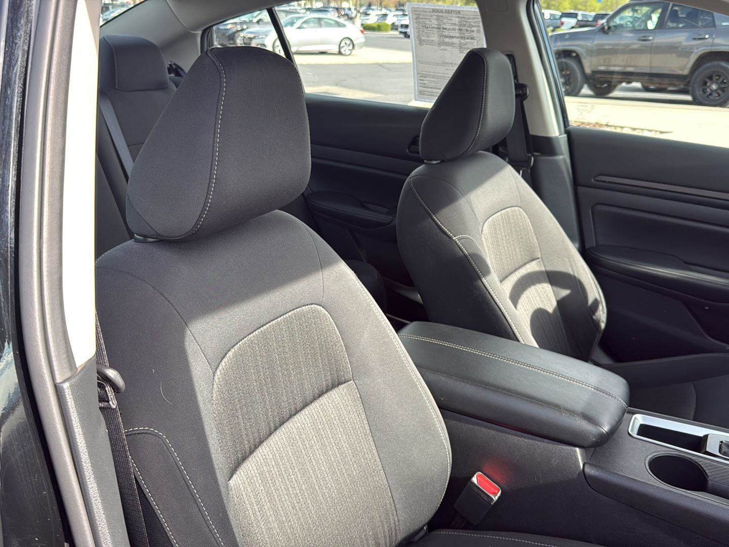 Used 2025 Nissan Altima 2.5 SV image 29