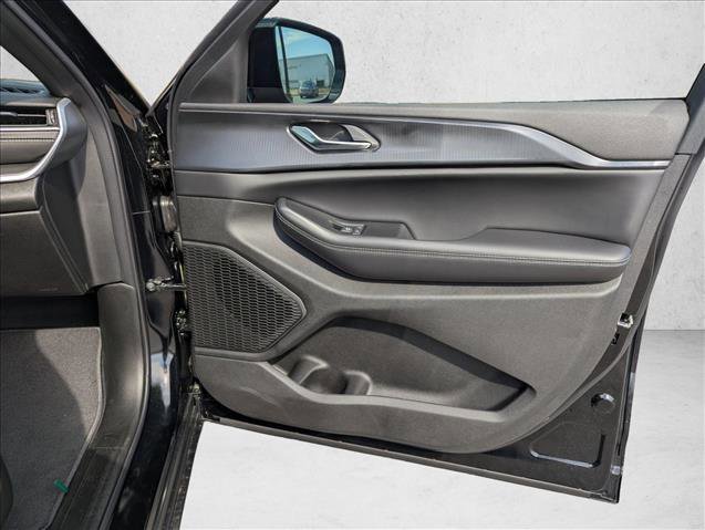 New 2025 Jeep Grand Cherokee Altitude image 26