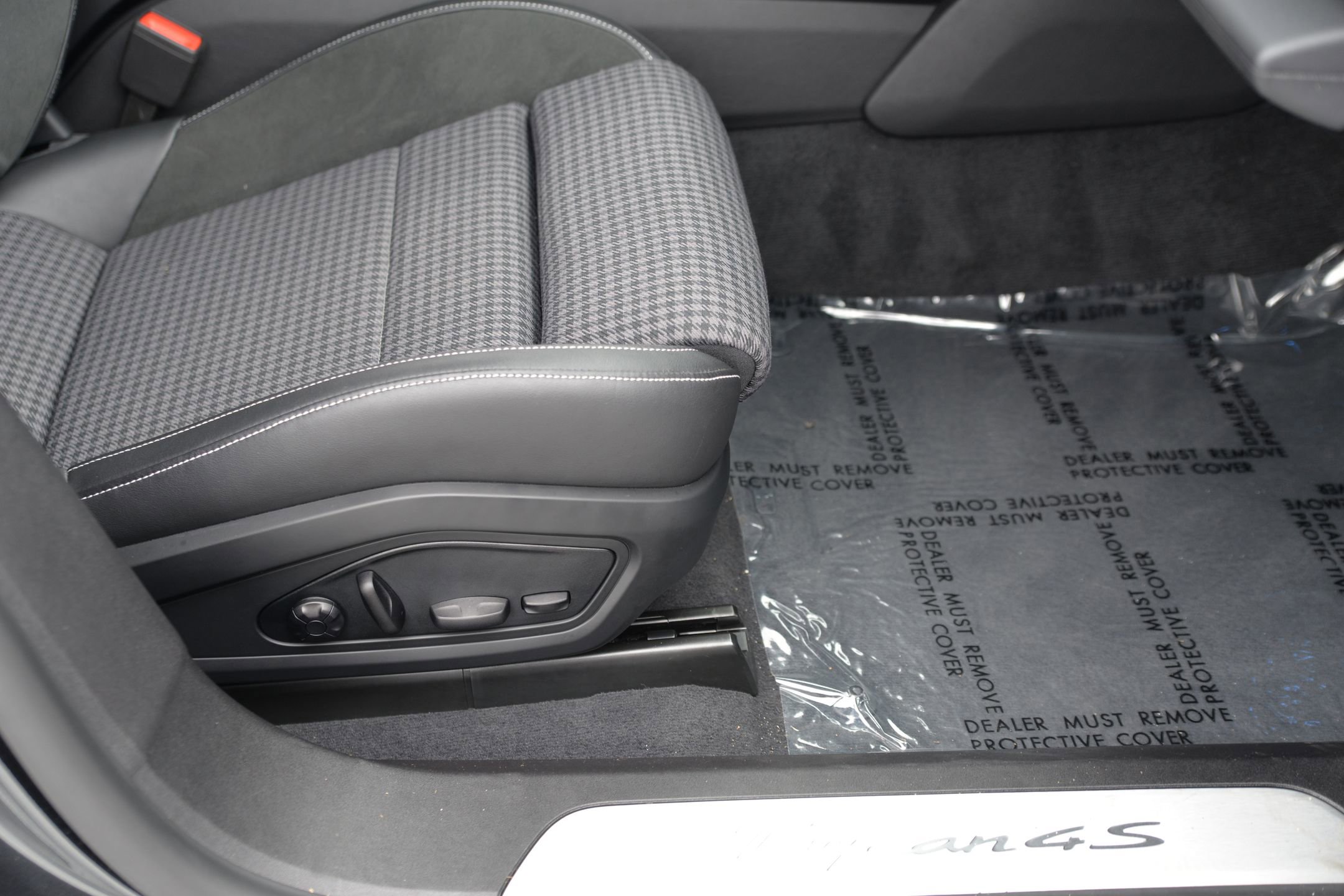 Certified 2025 Porsche Taycan 4S image 16