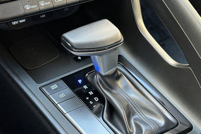 Used 2025 Hyundai Elantra Sport image 21