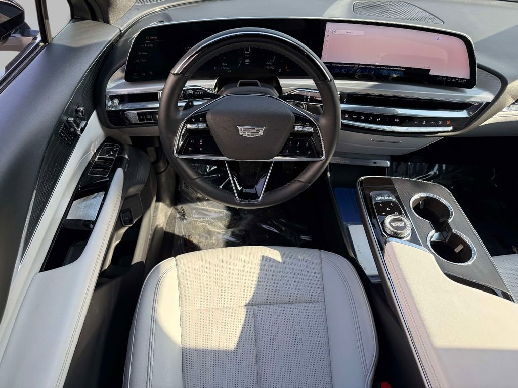 Used 2023 Cadillac Lyriq 2WD image 4