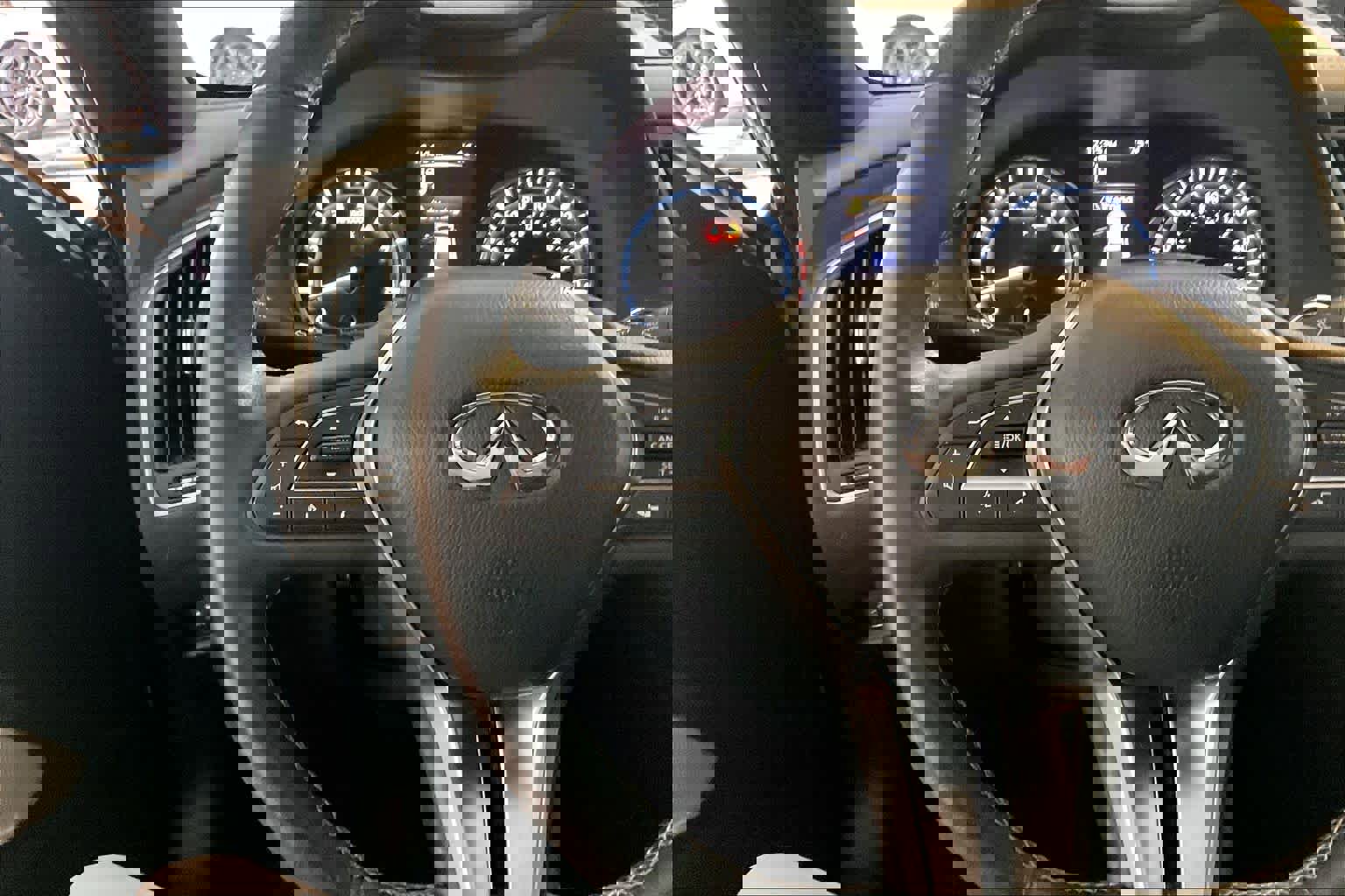 Used 2021 INFINITI Q60 3.0t Luxe w/ Essential Package RWD image 22