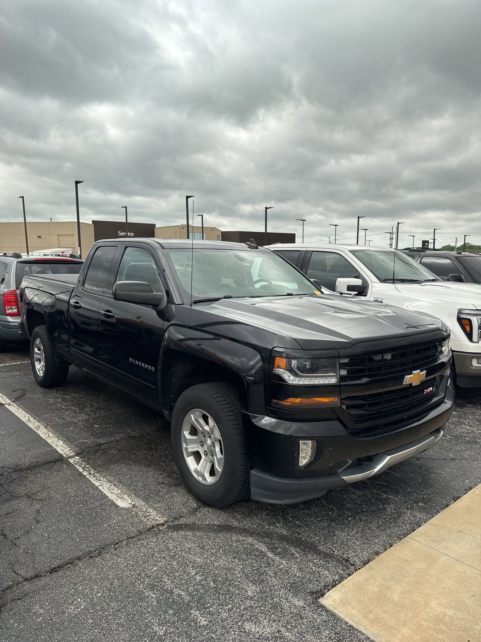 Used 2017 Chevrolet Silverado 1500 LT w/ All Star Edition AWD/4WD image 2