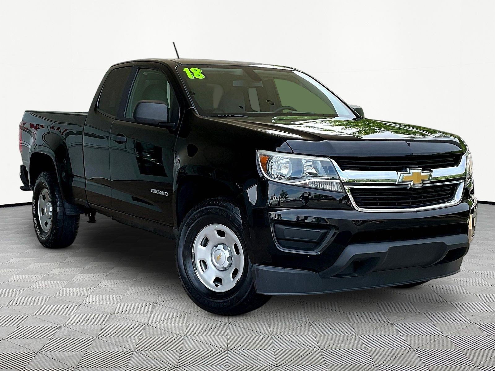 Used 2018 Chevrolet Colorado W/T RWD image 3