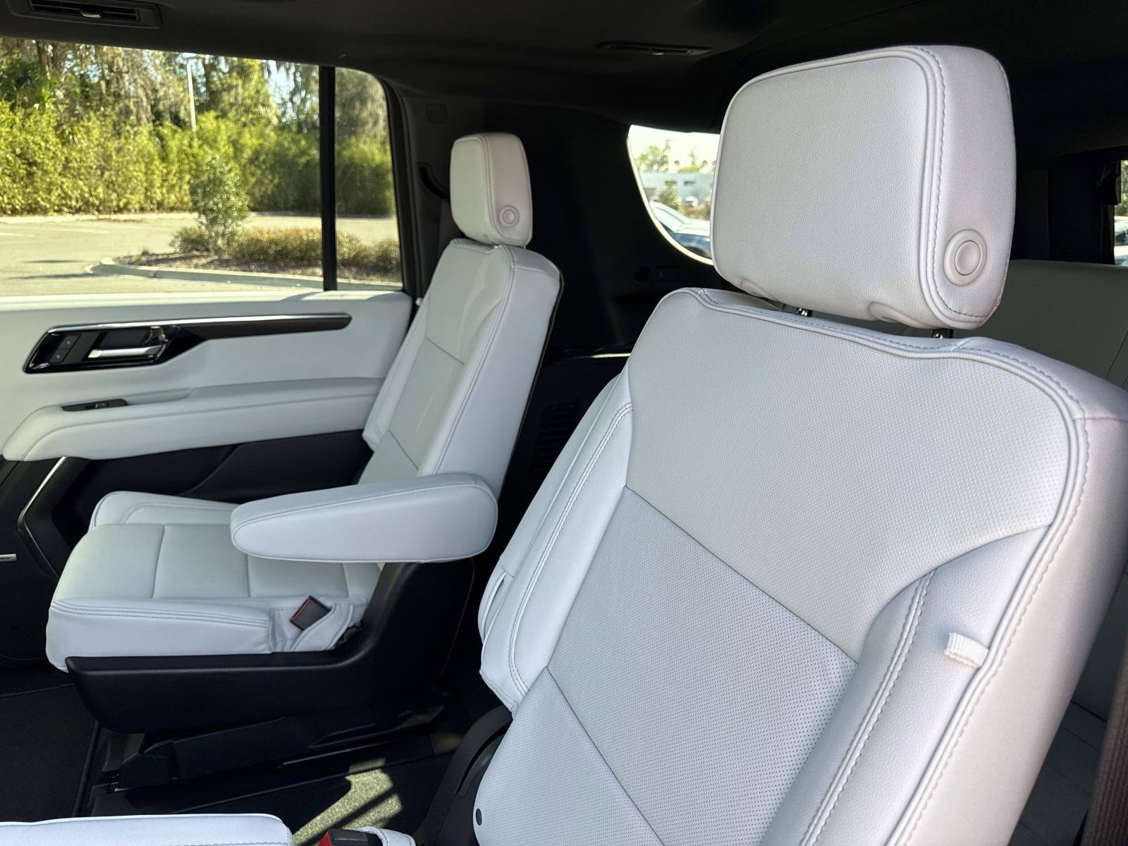 New 2026 Chevrolet Suburban Premier AWD/4WD image 11