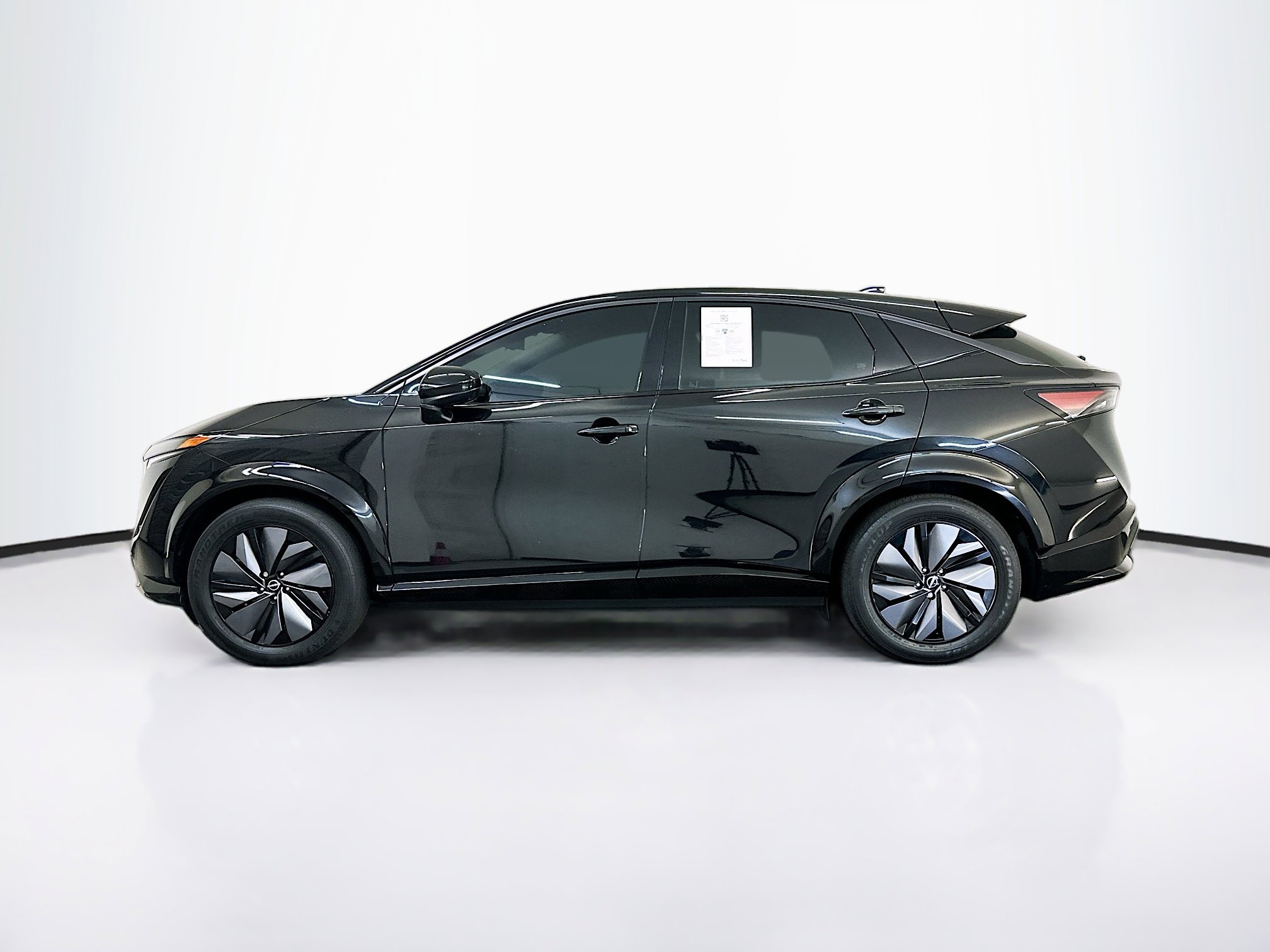 Used 2023 Nissan Ariya AWD image 4