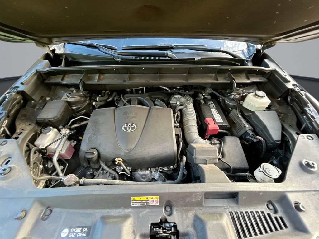 Used 2021 Toyota Highlander LE FWD image 31