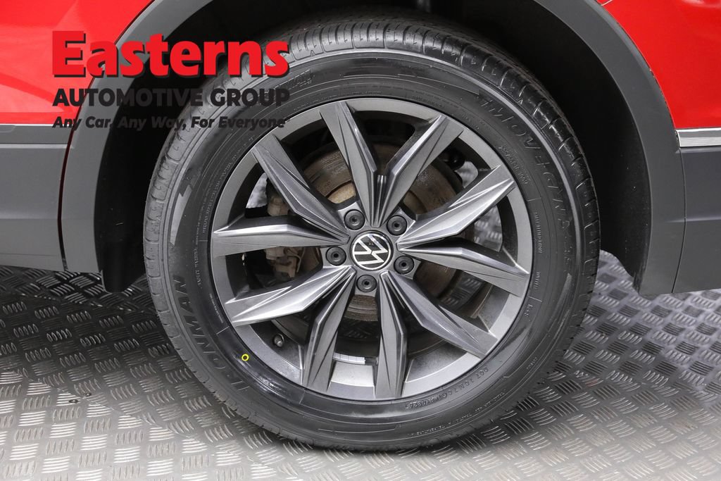 Used 2023 Volkswagen Tiguan SE AWD/4WD image 8