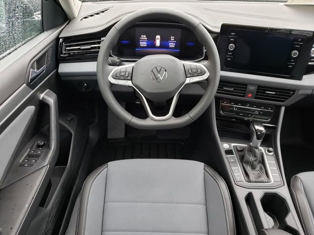 New 2026 Volkswagen Jetta SE image 10