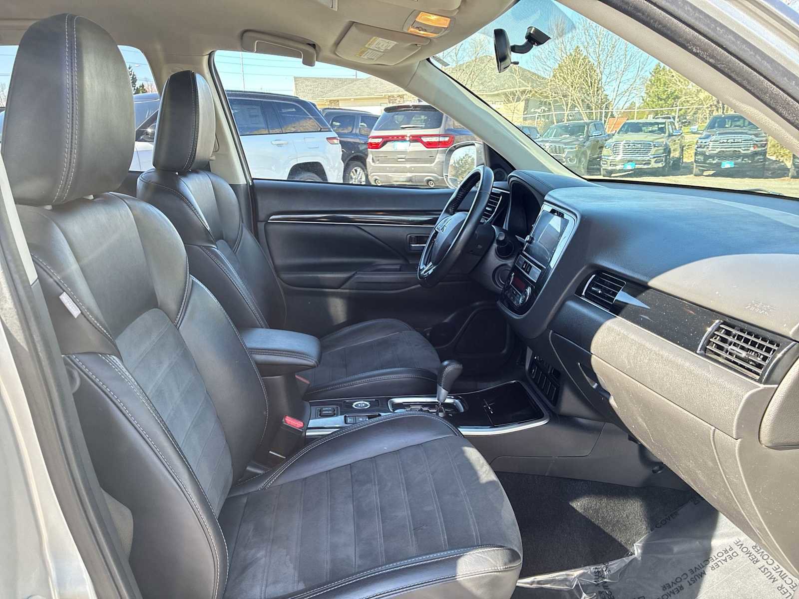 Used 2019 Mitsubishi Outlander SE image 19