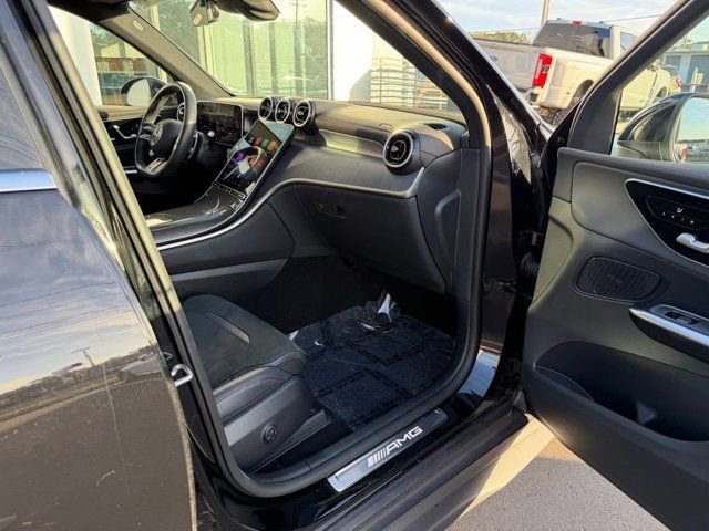 Used 2025 Mercedes-Benz GLC 43 AMG 4MATIC image 28