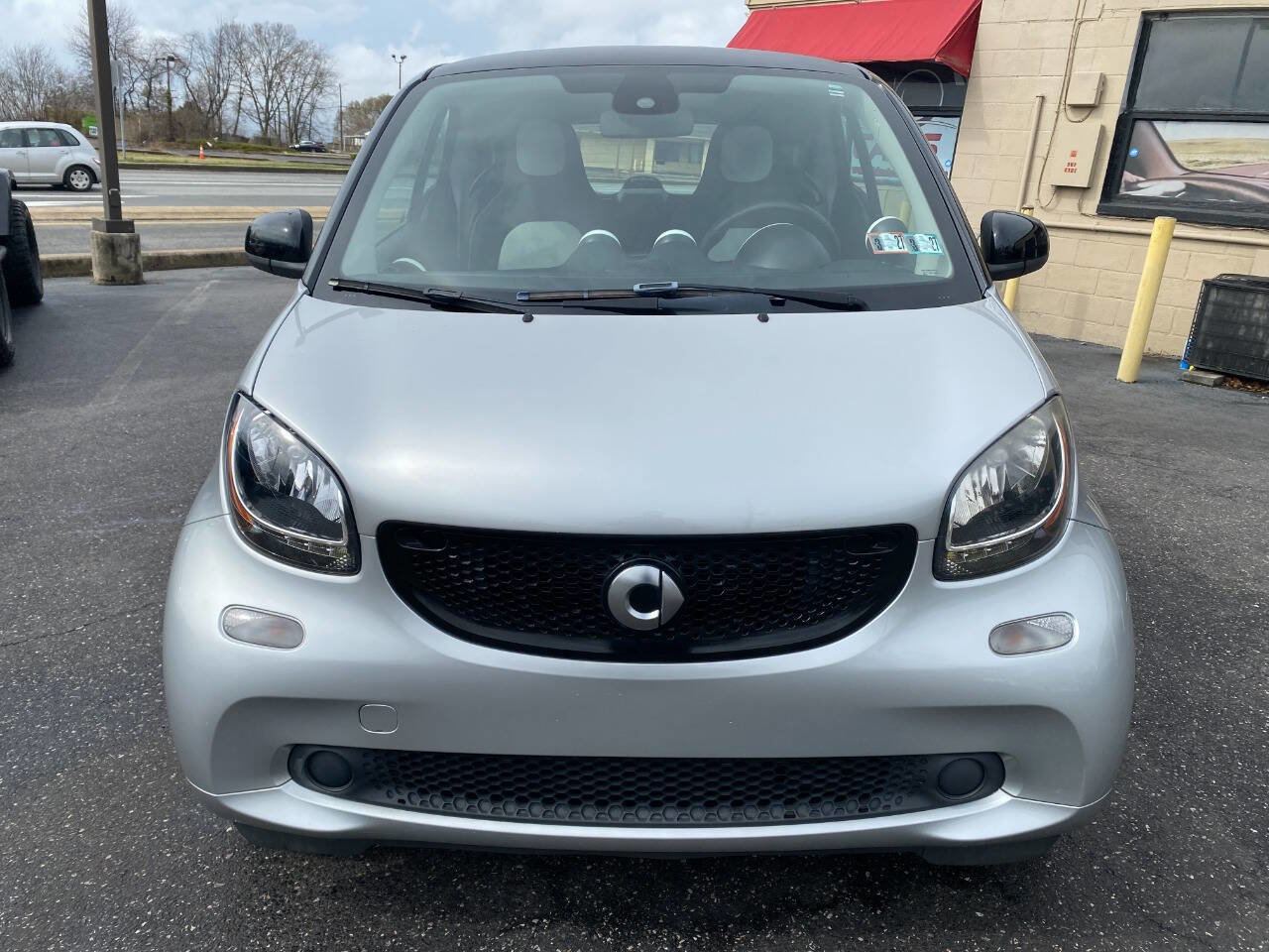 Used 2016 smart fortwo passion image 8