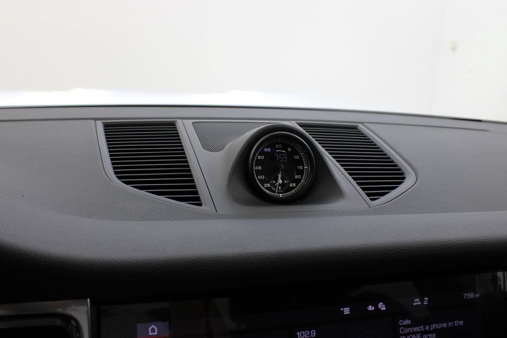 Used 2025 Porsche Macan S AWD/4WD image 31
