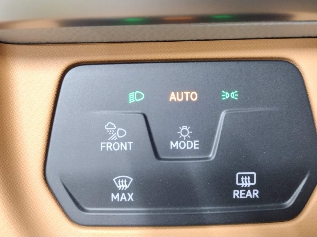 New 2025 Volkswagen ID. Buzz 1st Edition image 26