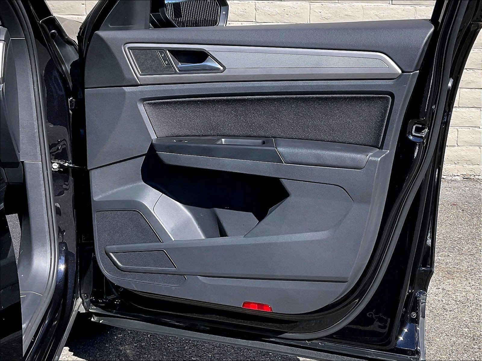 Certified 2020 Volkswagen Atlas Cross Sport S AWD/4WD image 23
