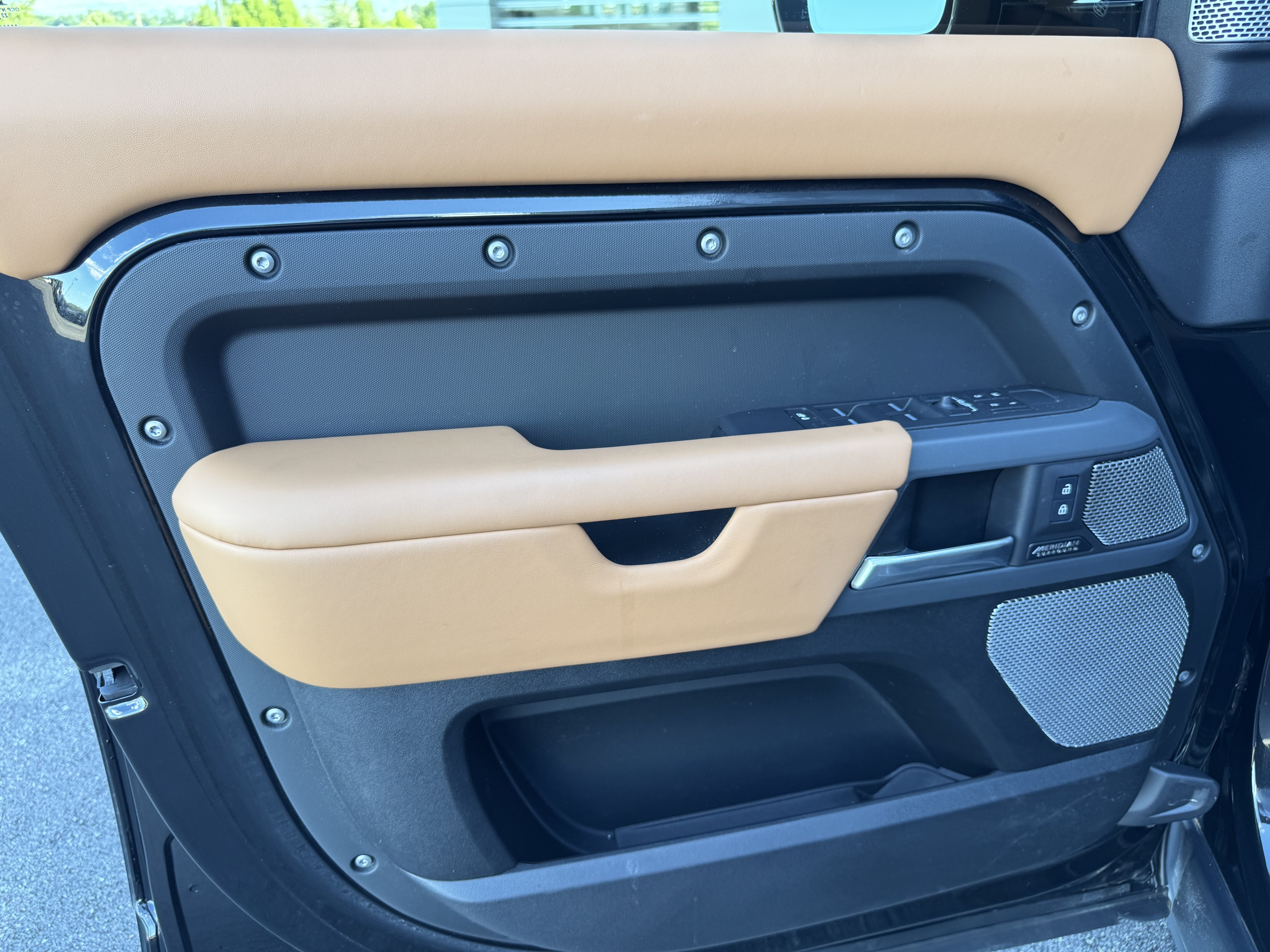 Certified 2023 Land Rover Defender 130 X AWD/4WD image 10