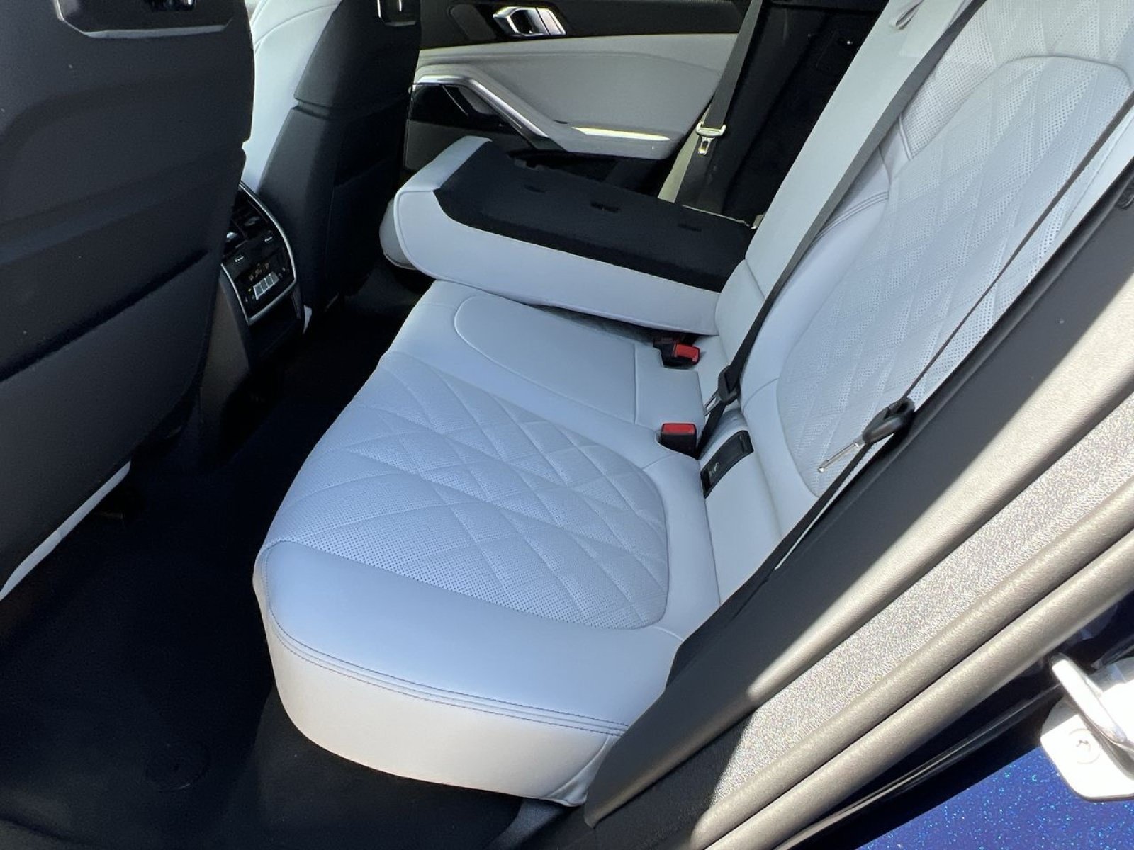New 2026 BMW X6 xDrive40i AWD/4WD image 22