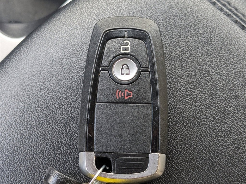 Used 2023 Ford Edge SEL image 31